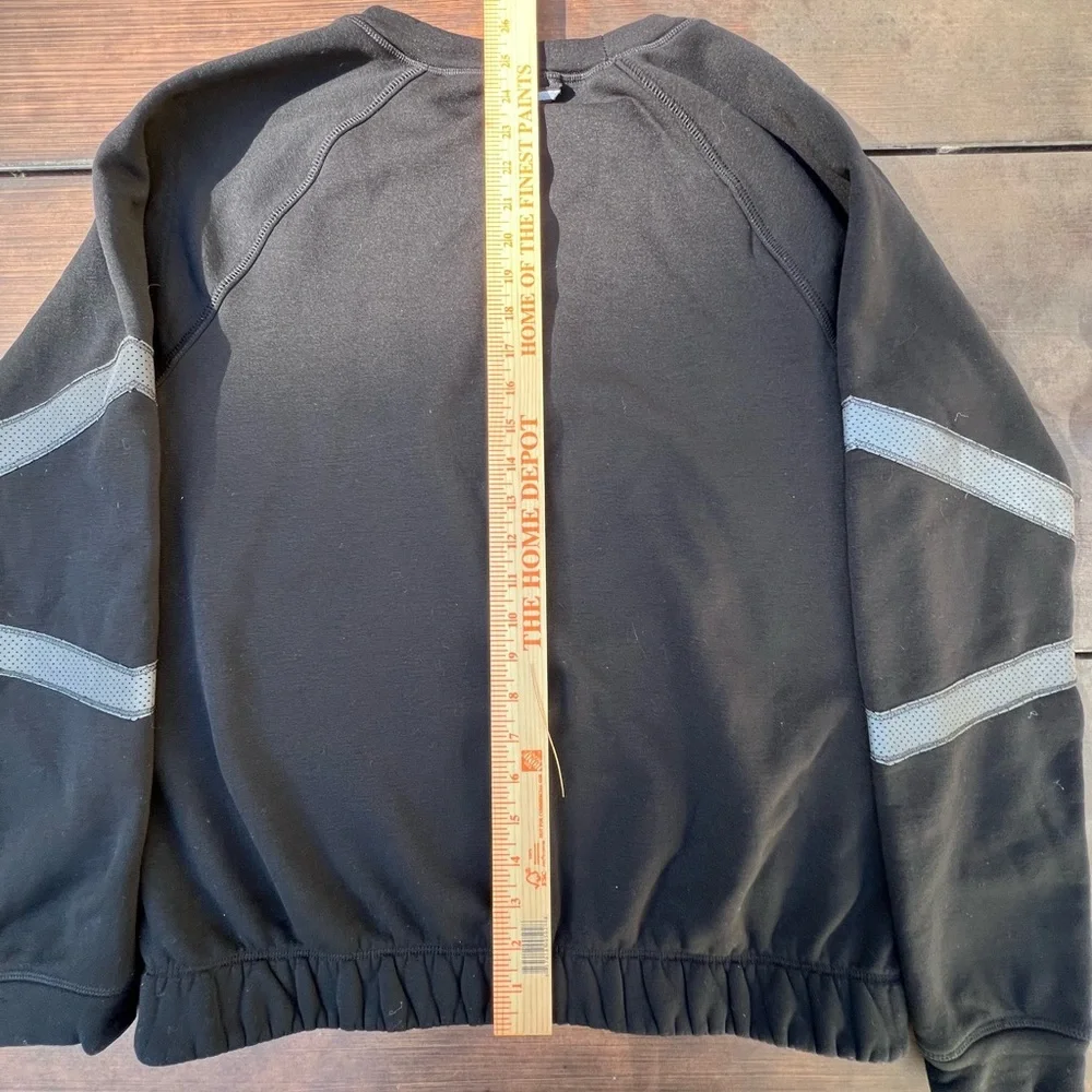 Lululemon Home‎ Stretch Black Crew